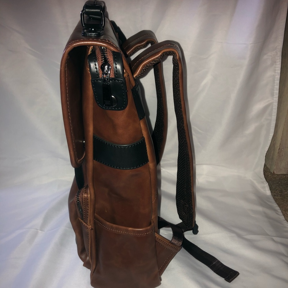 Backpack - Picture 2 of 4